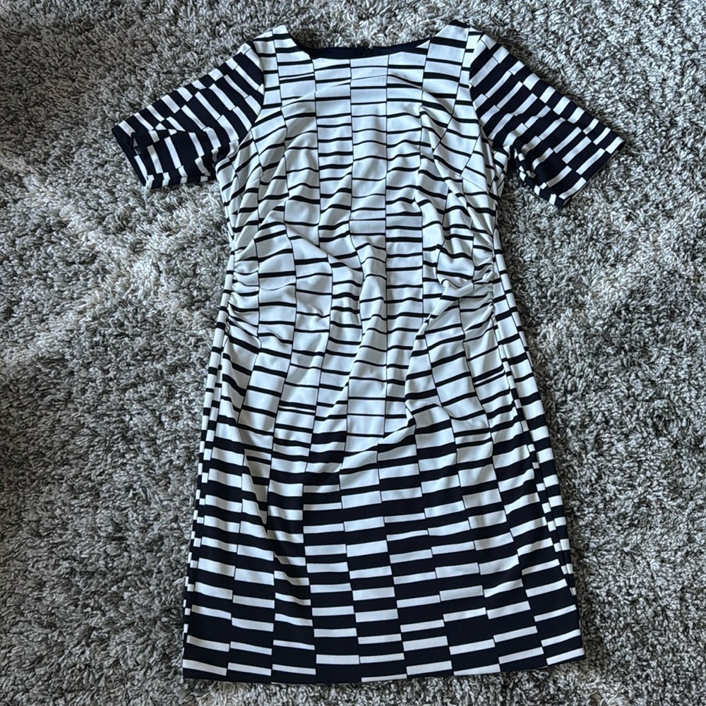 Vince Camuto | Navy Blue And White Print Bodycon Short Sleeve Dress